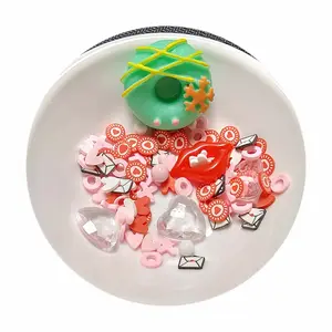 Fabrikant Leverancier Yiwu Speelgoed Miniaturen Kawaii Donuts Hart Lippen Plakjes Klei Kraal Klein Speelgoed Handwerk Kit