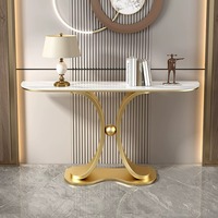 Nouveau design de table d'entrée en croissant Console demi-lune en marbre artificiel Meuble de décoration pour couloir en acier