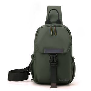 Sac de poitrine Cevik K pour homme, matériau respirant avec revêtement bleu, pour tenues quotidiennes, collection Printemps 2025 - Product Image 2