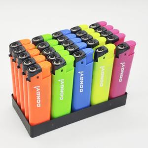 Venta al por mayor encendedor a prueba de viento Regalo de Cumpleaños descuento tamaño de bolsillo plástico fumar Jet llama encendedor - Product Image 1