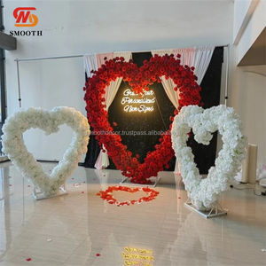 Arco de flores artificiales blancas lisas con múltiples estilos de corazón Fondo de puerta arqueada Decoración de boda - Product Image 5