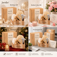 Ensemble d'accessoires de bain promotionnel Jarnier dans une boîte en bois en forme de cœur, comprenant une brosse en loofah/peigne, un ensemble de gel douche, un coffret cadeau pour la salle de bain