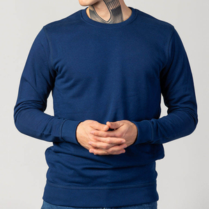 Sudadera personalizada y elegante para hombre con un diseño deportivo y funcional para los días más fríos. Sudaderas transpirables para hombre. - Product Image 2