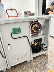 Одобренный однофазный стабилизатор напряжения переменного тока 15kw 220v Svc-7kva 10kva <span class=keywords><strong>15kva</strong></span> 20kva автоматический стабилизатор напряжения - Product Image 6