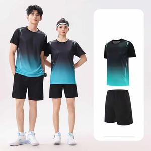 ชุดกีฬาผ้าโพลีเอสเตอร์สั่งทำโลโก้ขายส่ง น้ำหนักเบา สวมใส่สบาย แห้งเร็ว สำหรับผู้ชายและผู้หญิง - Product Image 2