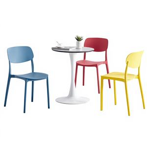 Silla de Comedor Giratoria Moderna y Minimalista, Apilable, de Resina Reforzada, Cómoda para Estar Sentado por Tiempo Prolongado, Diseño Creativo - Product Image 1