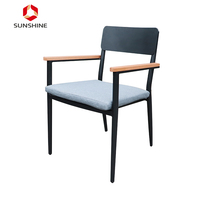 4pcs Chaise de salle à manger et 1pc Table à manger Meubles de patio Usine Restaurant Meubles de salle à manger de patio