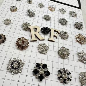 Tùy Chỉnh Thiết Kế Sang Trọng Tùy Chỉnh <span class=keywords><strong>Rhinestone</strong></span> Nút Phụ Nữ Fancy Shank <span class=keywords><strong>Rhinestone</strong></span> Nút Cho Quần Áo - Product Image 4