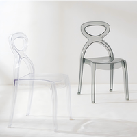 Chaises en acrylique transparentes empilables modernes à dossier, très demandées pour hôtels, cafés, salons de thé, mariages en extérieur