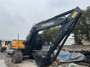 รถขุดตีนตะขาบฮุนได HX220HD ขนาด 22 ตัน พร้อมบุ้งกี๋ขุดขนาด 0.32 เมตร รถก่อสร้างมือสอง เครื่องยนต์ฮิตาชิ - Product Image 5