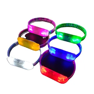 Fabricants TPU bracelet de montre transparent logo laser personnalisé promotion charme bracelet LED lumineux