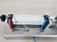 Mini machine de remplissage de bouteilles d'huile semi-automatique avec plateau de table à bas prix