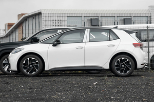 Auto Elettrica di Lusso Usata ID3 con Schermo da 12 Pollici, Telecamera 540°, Ricarica Wireless, Esperienza di Fascia Alta, Autonomia di 420 km - Product Image 5