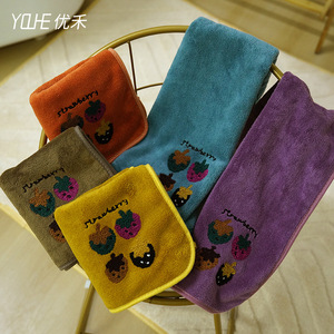 Serviette brodée fraise Yohe, épaisse, séchage rapide, pour la maison, le bain, le visage, la douche, motif rectangulaire dessin animé - Product Image 1