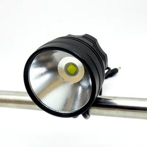 Luce abbagliante <span class=keywords><strong>per</strong></span> bicicletta lampada da ciclismo a LED <span class=keywords><strong>per</strong></span> sport all'aria aperta torce fari <span class=keywords><strong>per</strong></span> <span class=keywords><strong>bici</strong></span> <span class=keywords><strong>per</strong></span> il ciclismo notturno - Product Image 1
