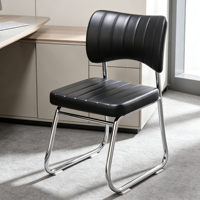 Chaise de conférence moderne empilable en similicuir PU avec structure cantilever chromée et assise rembourrée pour la maison, le bureau, les salles de réunion et les hôtels