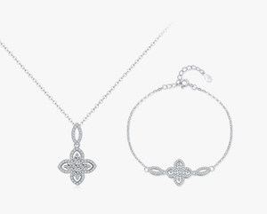 Conjunto de collar y pulsera con colgante de trébol de cuatro hojas en plata de ley 925 con circonitas, joyería delicada y de la suerte para mujer. - Product Image 1