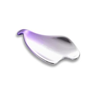 Herramienta de Masaje Facial Guasha de Metal con Degradado Morado y Logotipo de Marca de Moda, Etiqueta Privada para Proveedores - Product Image 2