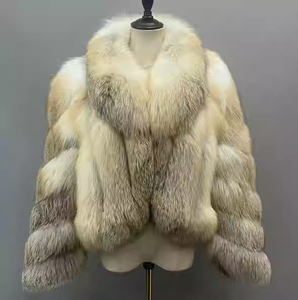 Manteau d'hiver de luxe pour femmes en fourrure de renard d'île dorée, col rabattu, veste d'hiver - Product Image 1