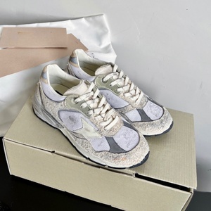 Chaussures Décontractées Rétro de Luxe Style Designer Superstar Dad Shoes avec Tige en Maille à Motif Floral, Légères, Amortissantes et Respirantes - Product Image 1