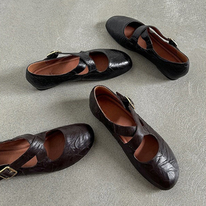 รองเท้าผู้หญิงหนังนิ่มสไตล์ฝรั่งเศสสุดหรู ดีไซน์สมจริง รุ่นใหม่ประจำฤดูใบไม้ร่วงปี 2025 แบบส้นเตี้ยหัวมน - Product Image 6