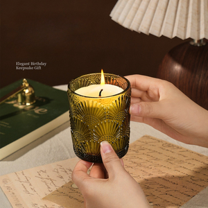 Vela Aromática Vintage con Patrón en Relieve, Vela Literaria de Nicho, Vela Perfumada para Dormitorio, Adorno de Ambiente de Alta Gama - Product Image 3