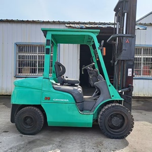 Chariot élévateur diesel d'occasion Mitsubishi japonais de 3 tonnes FD30, moteur Mitsubishi S4S d'origine, déplaceur latéral hydraulique, pneus pleins, modèle haut de gamme - Product Image 5