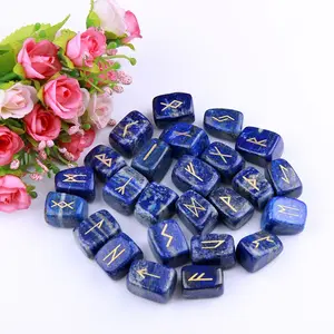 Cristal naturel de Lazurite, runes, forme de cube, Feng Shui, pierres énergétiques Wicca, Reiki, polies, lettrage gravé, ensemble de pierres runiques de guérison - Product Image 1