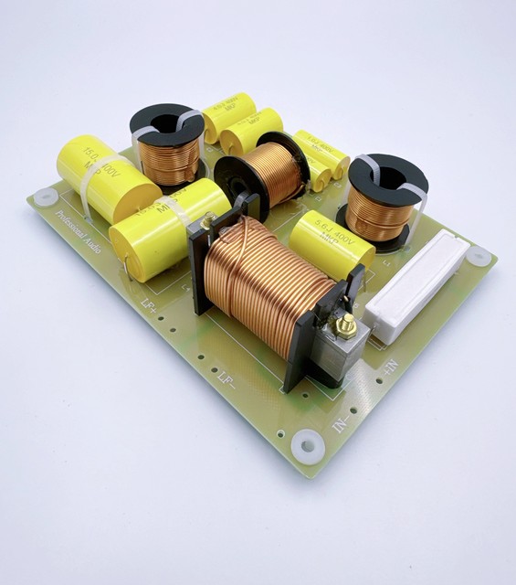 SRX-725 Professional 3-Way 1Treble/2 Bass High Power 1200W Audio Crossover Suitable for Dual 15Inch Speaker Cabinet