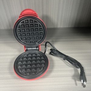 Mini Waflera Eléctrica Portátil con Patrón Cuadrado <span class=keywords><strong>para</strong></span> Desayunos Caseros, Enchufes Estadounidenses y Europeos, Fácil de Hornear, Acero Inoxidable Antiadherente - Product Image 3