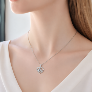 Ciondolo Classico a Forma di Cuore con Lega Dorata e Design con Incastonatura a Griffe per Gioielli da Donna alla Moda - Product Image 3