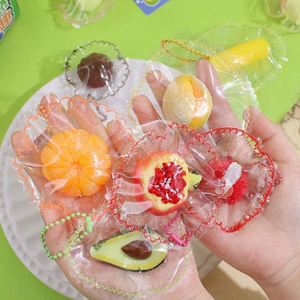 ขายส่งของเล่นบีบสควิชชี่รูปผลไม้สีสันสดใสแบบกำหนดเอง  จี้ห้อยกระเป๋า มะม่วง ส้ม  ของเล่นคลายเครียด  สำหรับทุกเพศ  วัสดุ TPR - Product Image 4