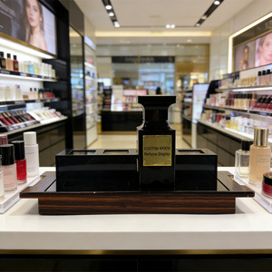 Plateau d'affichage en acrylique à fente pour parfums et <span class=keywords><strong>cosmétiques</strong></span>, présentoir <span class=keywords><strong>de</strong></span> comptoir <span class=keywords><strong>de</strong></span> maquillage avec logo personnalisé, luminaire <span class=keywords><strong>de</strong></span> magasin <span class=keywords><strong>de</strong></span> détail <span class=keywords><strong>de</strong></span> luxe - Product Image 5