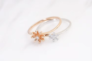 Anillo de Diamantes con Flores Hecho a Mano, el Más Popular, Oro Blanco de 18K, Anillo de Diamantes Naturales Reales, Diseño 2 en 1, Anillo Apilable para Pareja - Product Image 3