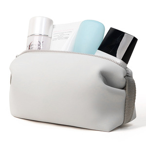 Logo personnalisé Noir Vendredi Cadeau Néoprène Portable Trousse à Cosmétiques Sac Vacances Boîte à <span class=keywords><strong>Maquillage</strong></span> Pochette Voyage Trousse à Cosmétiques Pour Femmes - Product Image 2