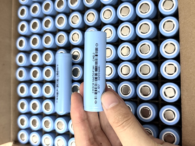 18650 3.7V 3200mah Wholesale Price Product Lithium-ion Rechargeable Battery  for Power Tools Flashlights, and High-Power Devices