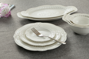 <span class=keywords><strong>Besta</strong></span> shanxi-vajilla de cerámica con relieve blanco, conjunto de platos de cena de boda real para evento de fiesta - Product Image 6