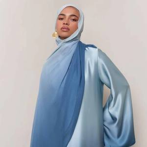 Hijab Ethnique de Qualité Supérieure à Imprimé Ombré, Écharpe Traditionnelle en Coton Doux Bambou Modal Non Transparente pour Musulmans - Product Image 4