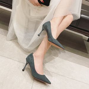 Zapatos negros de tacón alto, zapatos de cóctel sexys, atemporales y perfectos para fiestas de moda. - Product Image 2