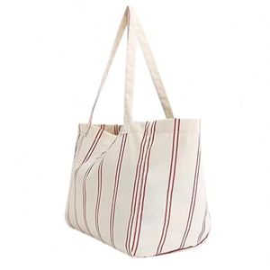 Grand sac fourre-tout en toile rayée avec poche zippée, sac à bandoulière léger et pliable pour femmes et hommes - Product Image 2