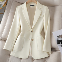 OEM spécial vente en gros nouvelle robe d'automne grande taille femmes vestes shorts blazers dames femmes costumes smoking femmes costumes manteau