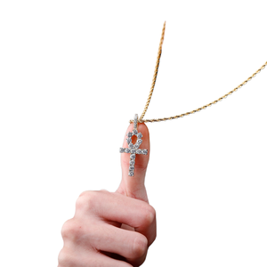 Collier tendance en cuivre avec pendentif croix hip-hop européen et américain, zircon multicolore, pour une personnalité affirmée - Product Image 1