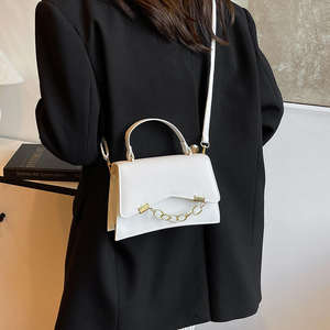 Bolso de Hombro Cuadrado de Piel Sintética PU de Lujo Estilo Bohemio Posey para Mujer con Asa Única y Botón, Tipo Saddle Bag - Product Image 1