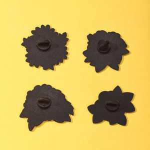 Trâm cài hoa men dễ thương hình hoa cúc/hoa dâm bụt/hoa tử đằng/hoa hồng - Huy hiệu hoa hợp kim kẽm phủ epoxy dùng trang trí quần áo, túi xách & quà tặng sưu tầm - Product Image 5