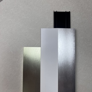 Plinthe en aluminium à clipser, alliage 6063, avec système de <span class=keywords><strong>fixation</strong></span> dissimulé pour la décoration intérieure - Product Image 3