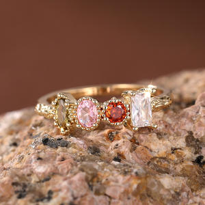 T0294 Anello da Donna con Gemma, Taglio Principessa, Zirconia Cubica, Montatura a Griffe, Gioiello alla Moda, Idea Regalo - Product Image 2