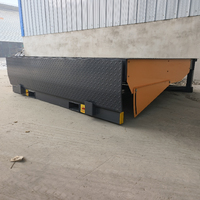 Rampe de chargement de conteneurs Rampe de chargement de chariot élévateur Niveleur de quai robuste pour le chargement et le déchargement