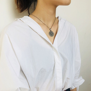 Pendentif <span class=keywords><strong>médaille</strong></span> ronde en acier inoxydable plaqué <span class=keywords><strong>or</strong></span> collier avec incrustation de zircon gravé Bible verset bijoux cadeau pour unisexe - Product Image 4