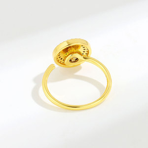 Exquisitos anillos ajustables giratorios con micro pavé de circonita geométrica, chapados en oro sobre cobre, joyería para aliviar la ansiedad para mujeres. - Product Image 4