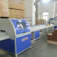 Scie transversale en bois carrée automatique résistante de la machine de traitement de palette en bois